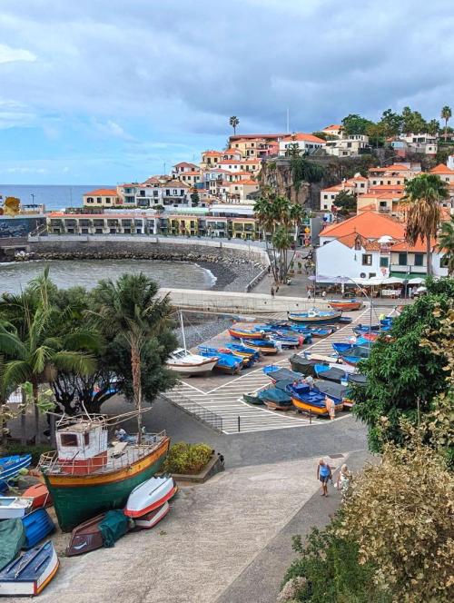 Câmara de Lobos (fishing village)