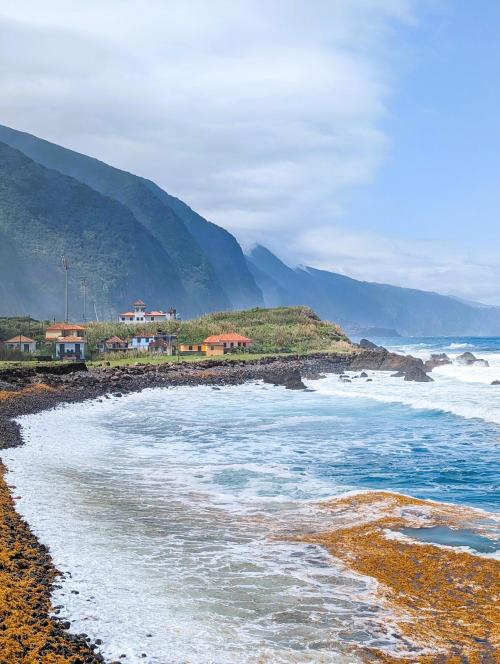 Fajã da Areia (Surf Zone)