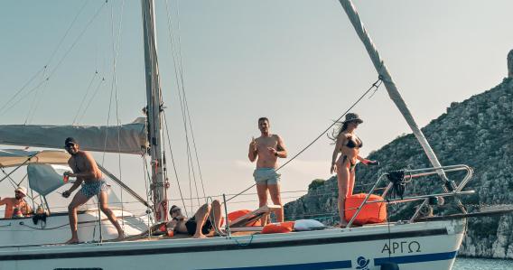 Half Day Sailing Cruise with Local Treats • Semi-Private