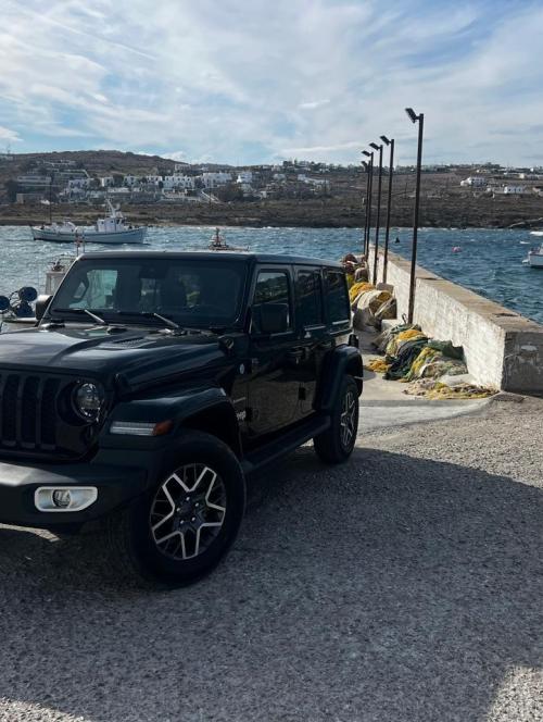 Jeep Wrangler Sahara 4xe-Kalafatis beach, Mykonos Greece